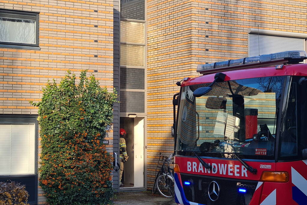 Veel rook bij brand in rijtjeswoning