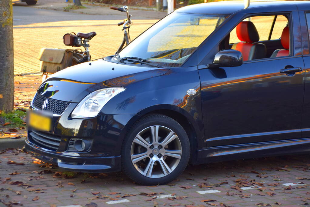 Fietser gewond na harde botsing tegen auto