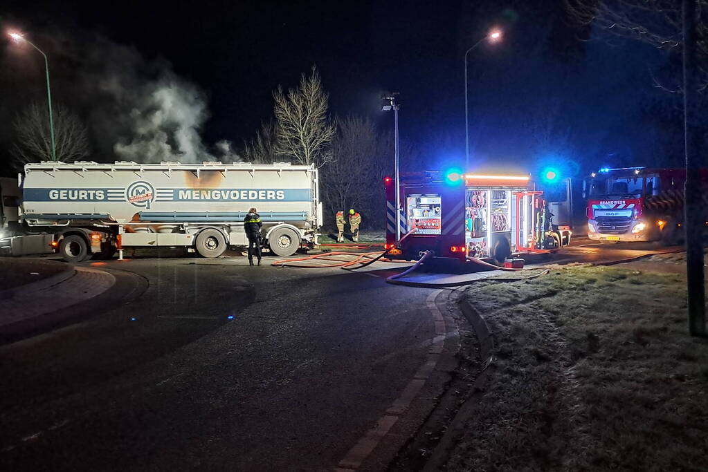 Flinke rookontwikkeling bij brand in tankwagen