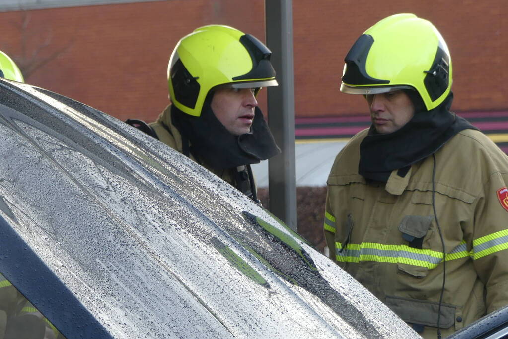 Veel rook bij autobrand