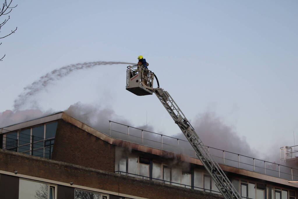 Grote uitslaande brand bij AZC