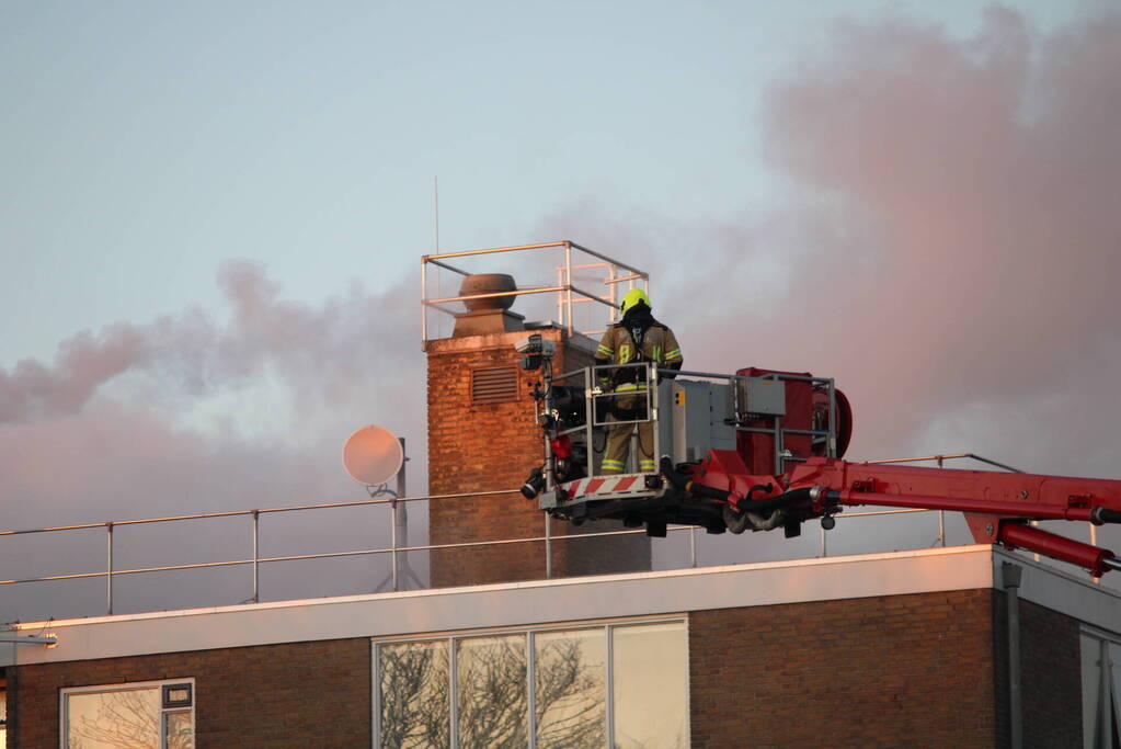Grote uitslaande brand bij AZC