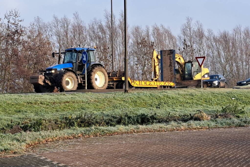 Schade nadat tractor lading verliest