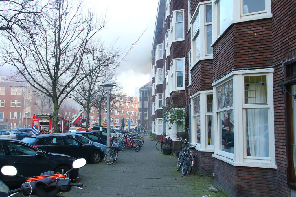 Moeilijk bereikbare brand in dak