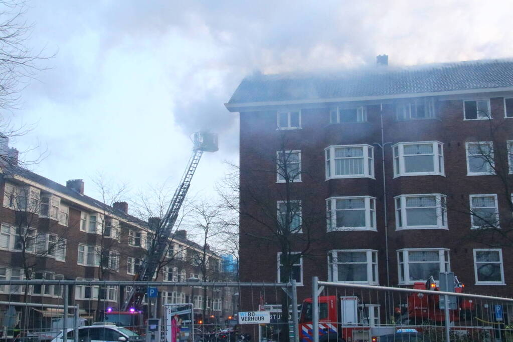 Moeilijk bereikbare brand in dak