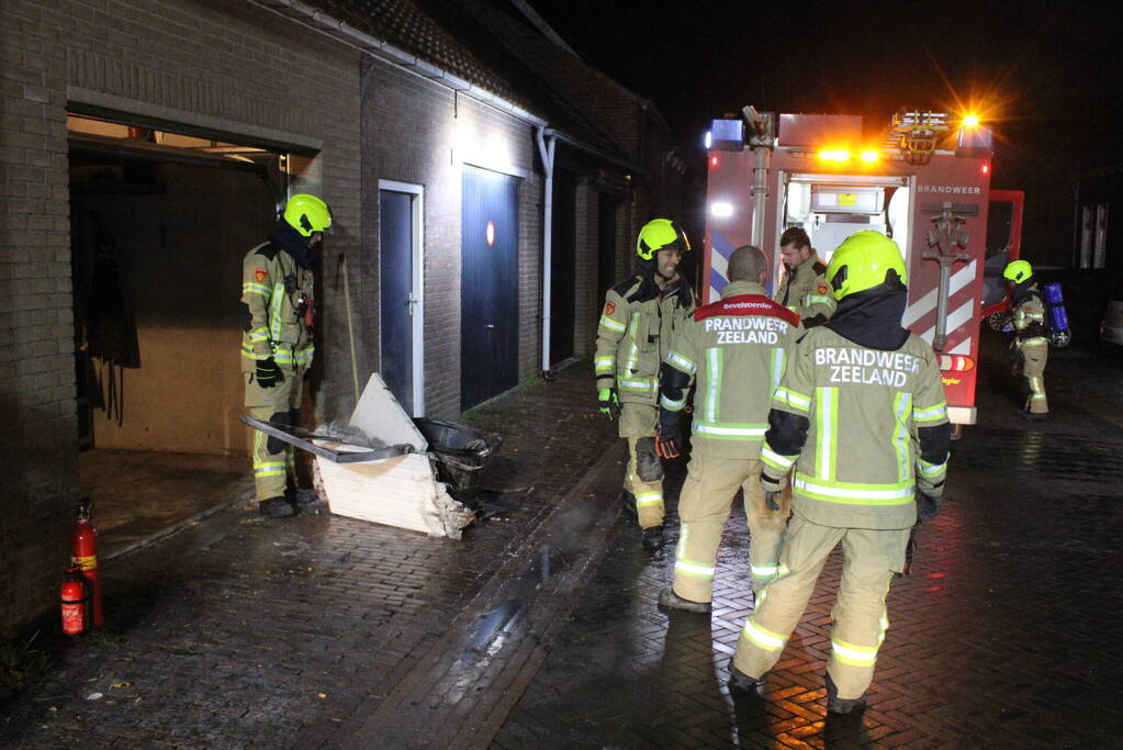 Wasdroger in brand in garage