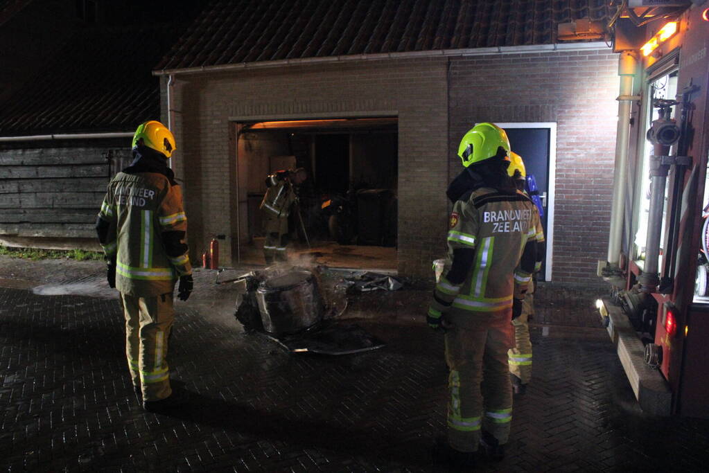 Wasdroger in brand in garage