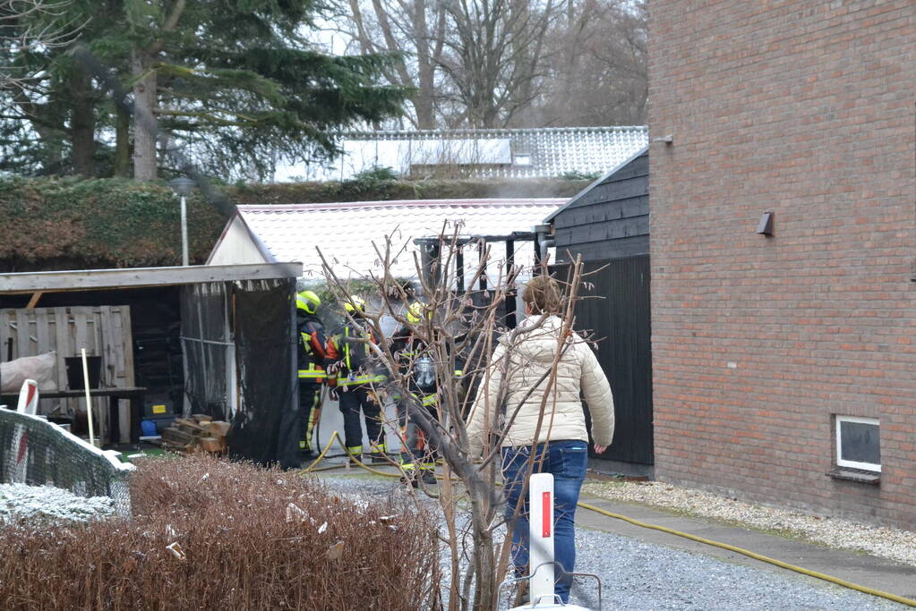 Veel rookontwikkeling bij brand in container