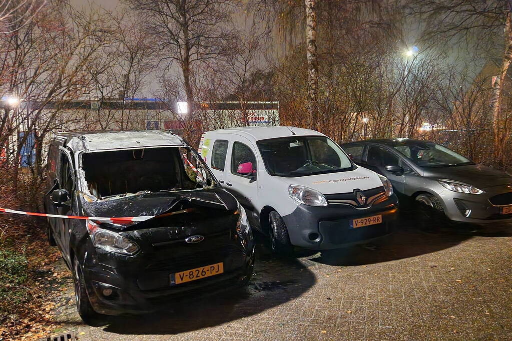 Bestelbus total-loss na brand