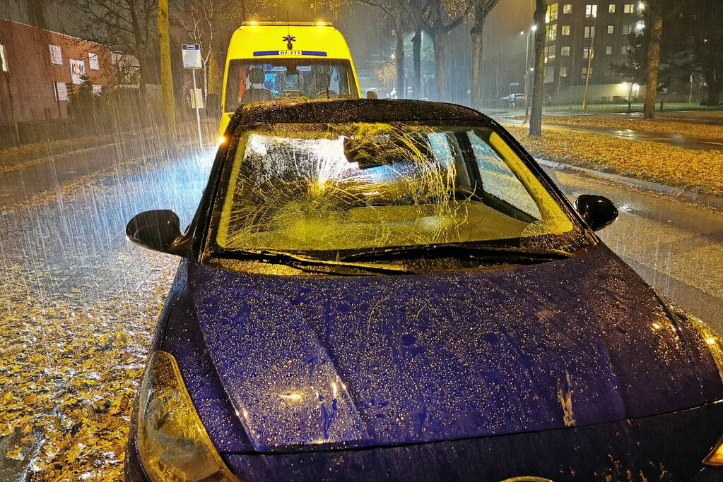 Fietser aangereden door personenauto