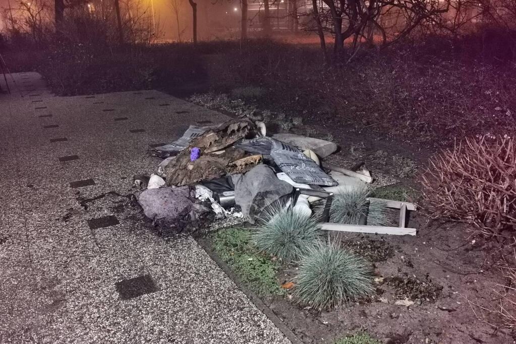 Bewoonster gewond bij woningbrand