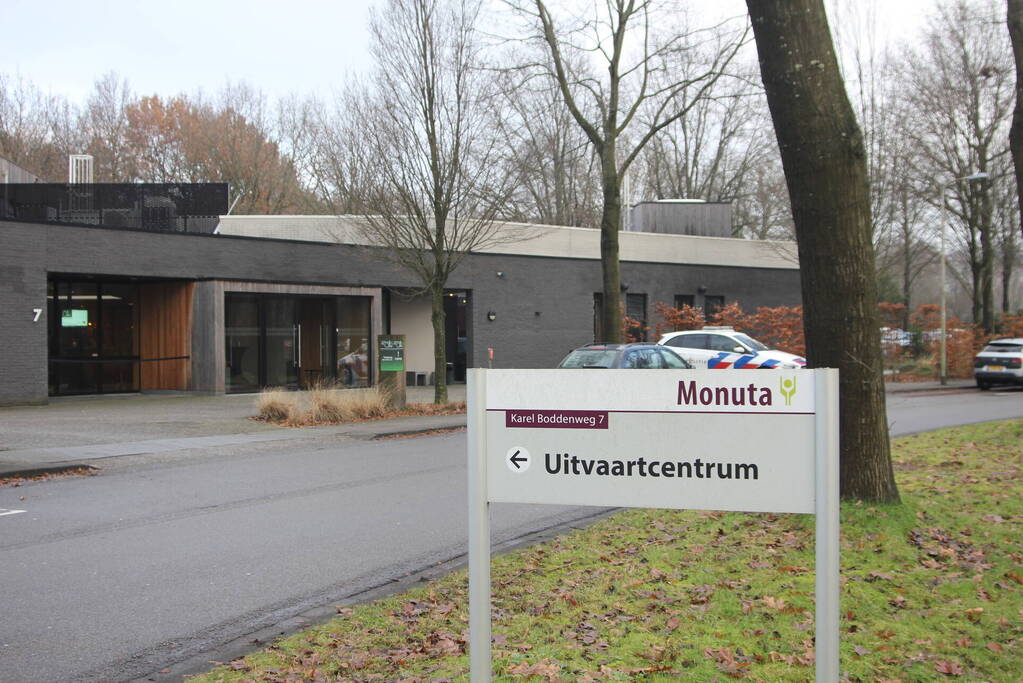 Veel politie op de been tijdens uitvaart rapper Boechi