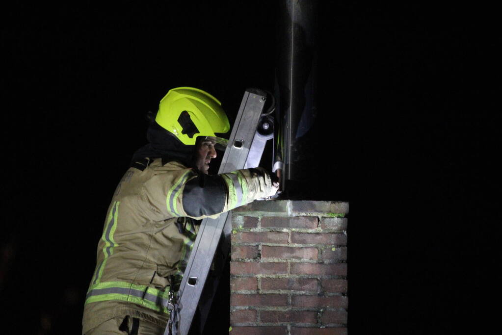 Schoorsteenbrand snel onder controle