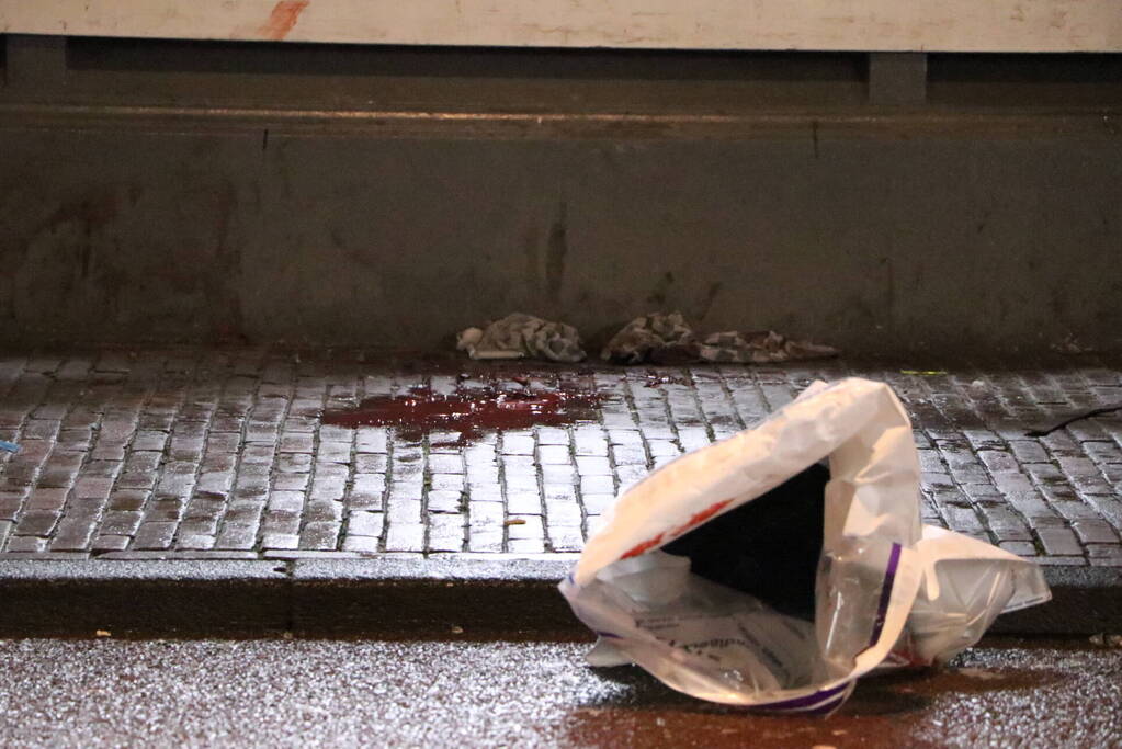 Persoon raakt gewond bij steekincident