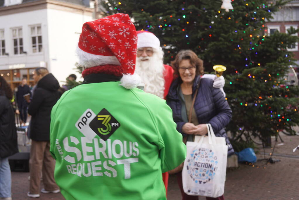 Sinterklaascomité op pad met kerstman voor Glazenhuis