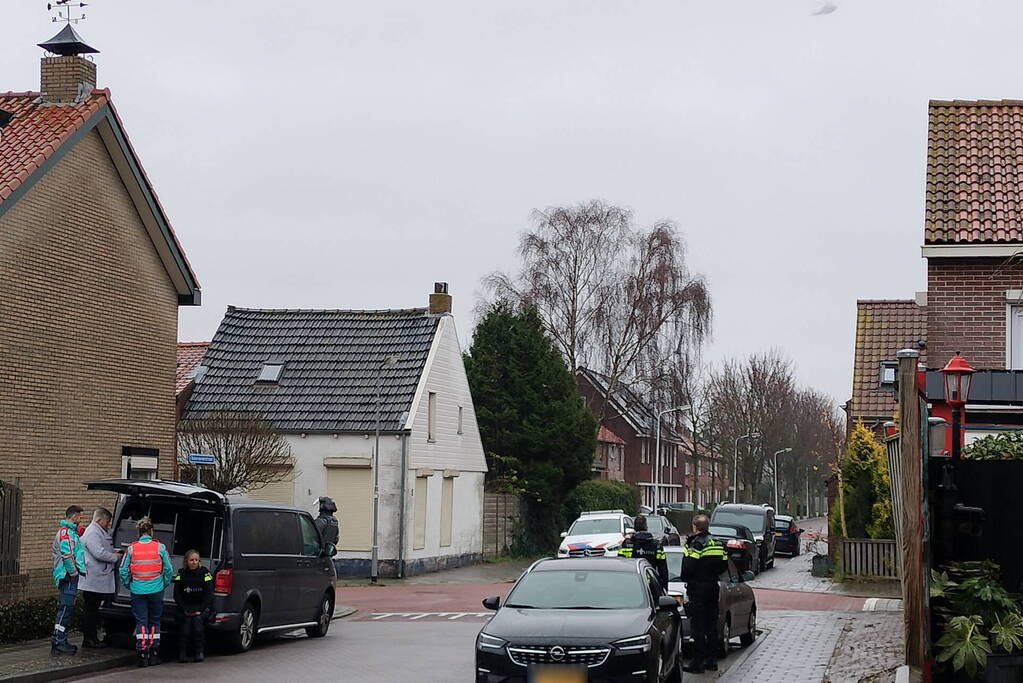 Straat groots afgezet vanwege inzet arrestatieteam