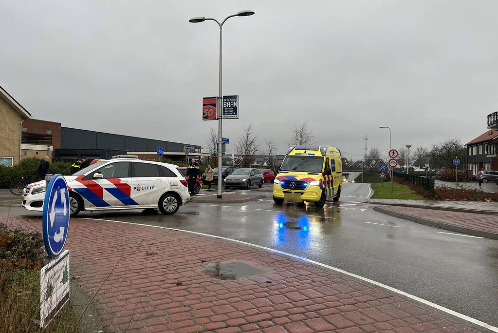 Automobilist en fietser in botsing op rotonde
