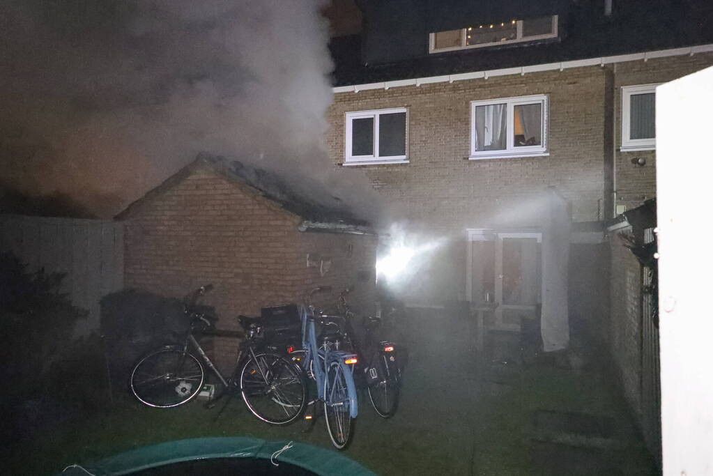 Veel rook bij brand in schuur