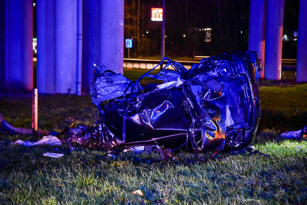 Drie doden een zwaargewonde bij botsing