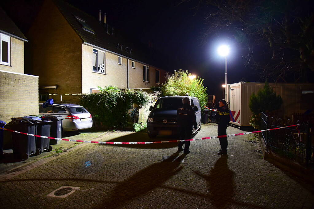 Groot onderzoek naar aantreffen overleden man in woning