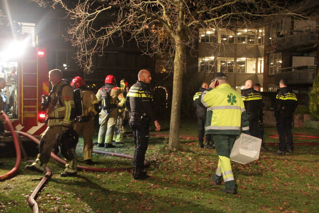 Grote brand verwoest twee woningen