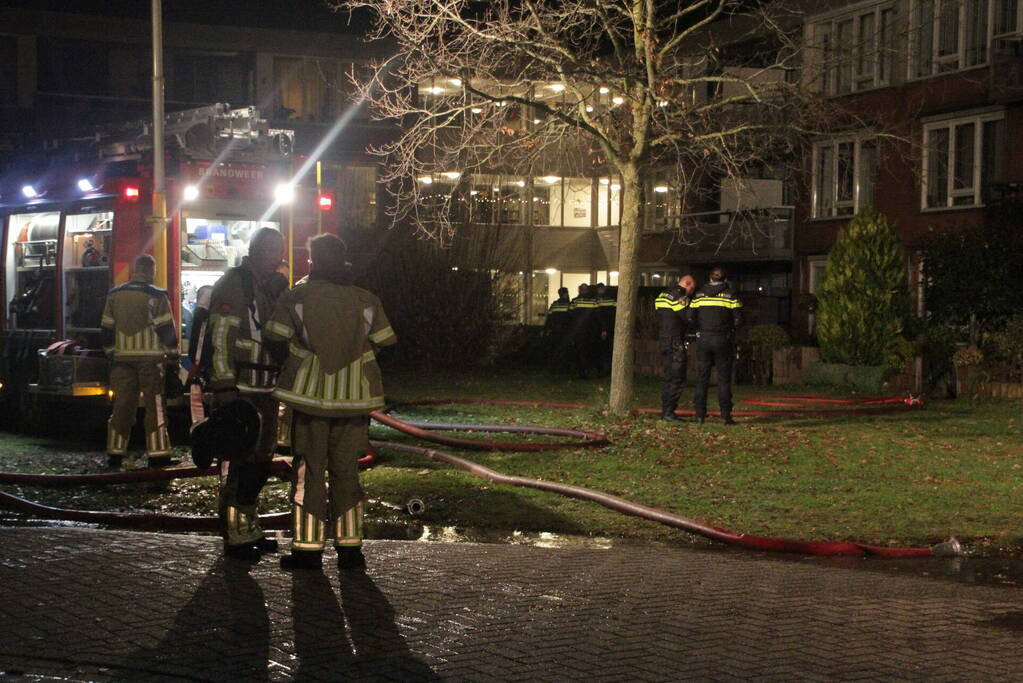 Grote brand verwoest twee woningen