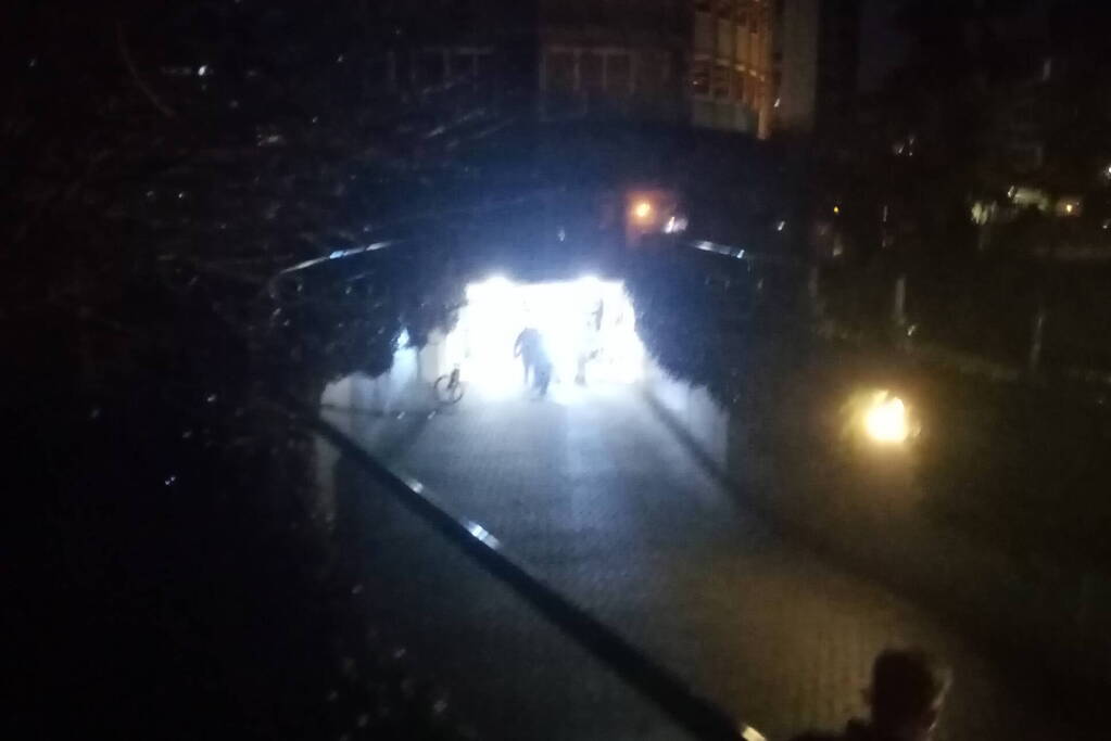 Mogelijke inbreker raakt gewond