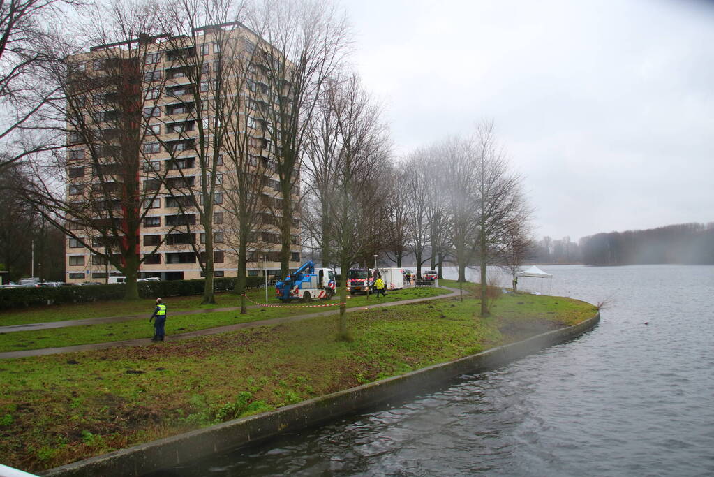 Groot onderzoek naar aantreffen overleden persoon in Sloterplas