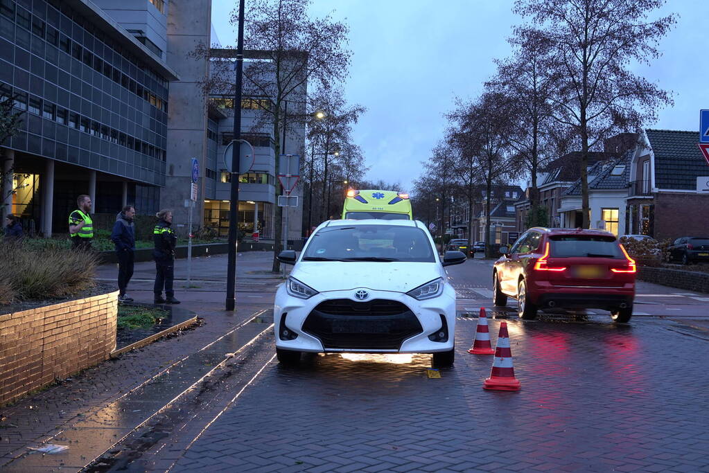 Fietser gewond bij aanrijding met auto