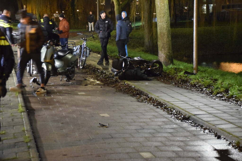 Gewonden bij aanrijding tussen scooters