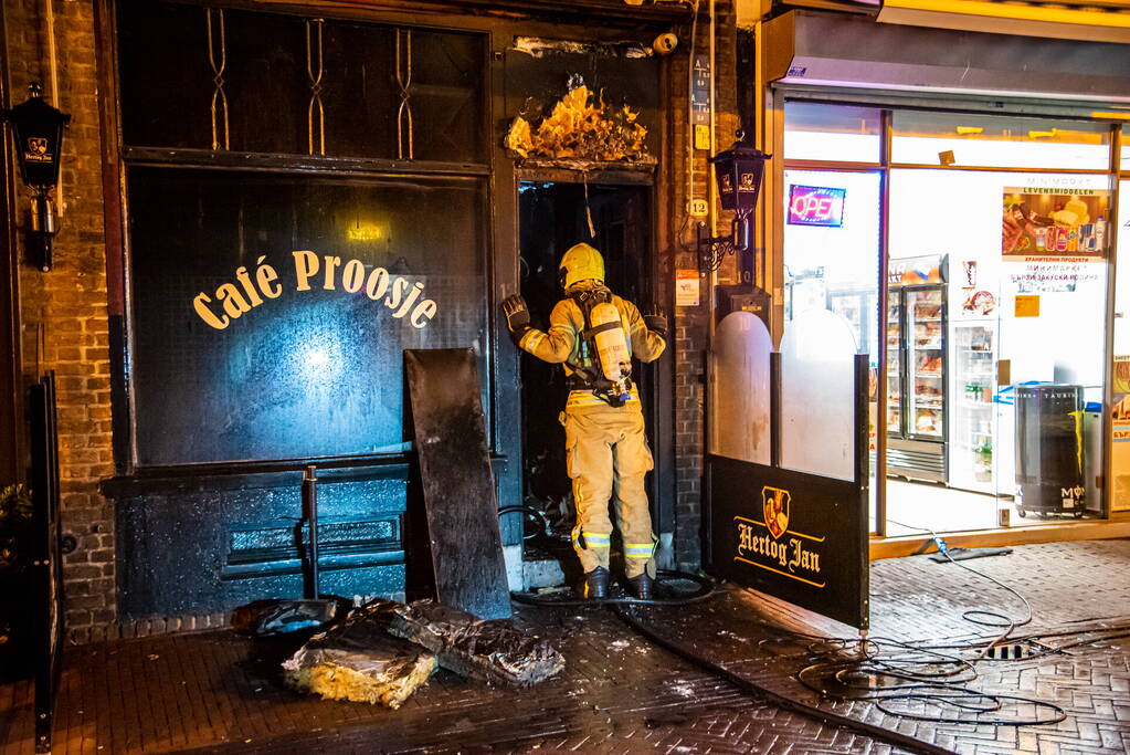 Cafe Proosje zwaar beschadigd na brand