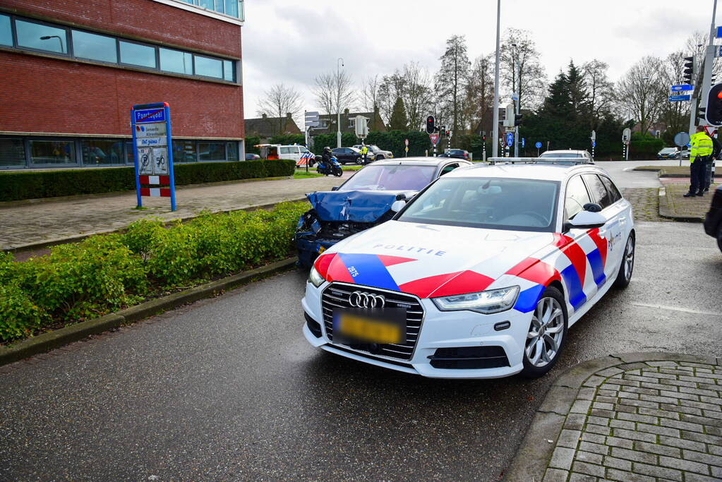 Aanhouding na ongeval tussen auto en bestelbus