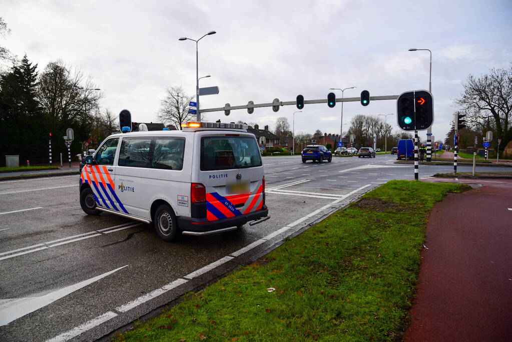 Aanhouding na ongeval tussen auto en bestelbus