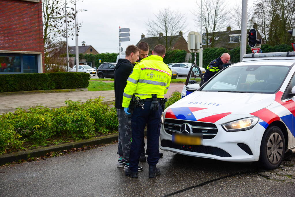 Aanhouding na ongeval tussen auto en bestelbus