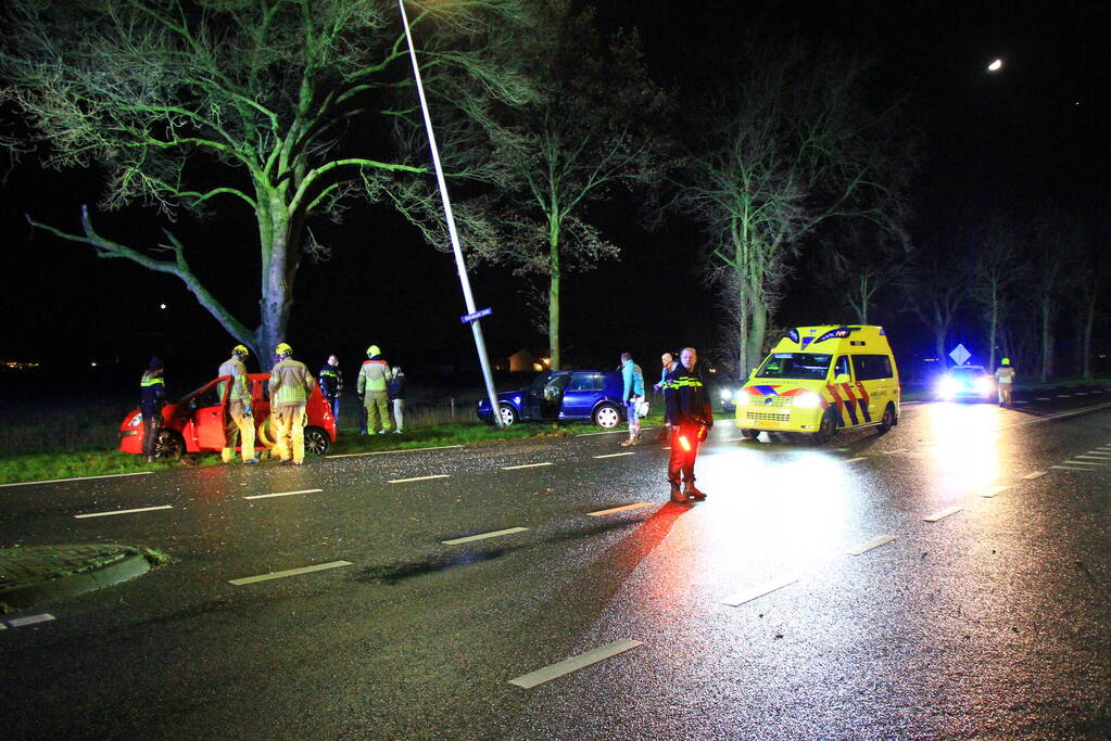Gewonden na botsing met auto's
