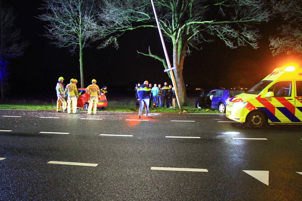 Gewonden na botsing met auto's