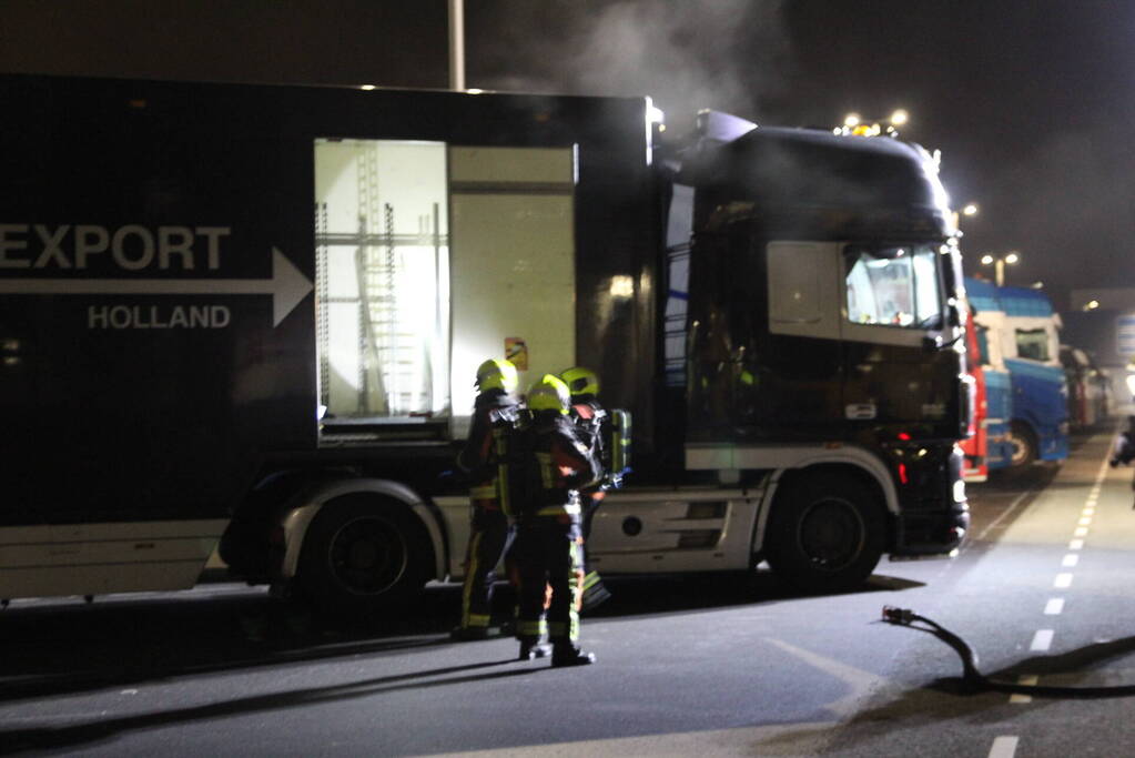 Brand in vrachtwagen snel onder controle