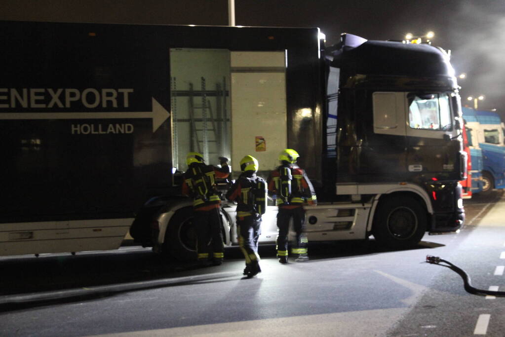 Brand in vrachtwagen snel onder controle