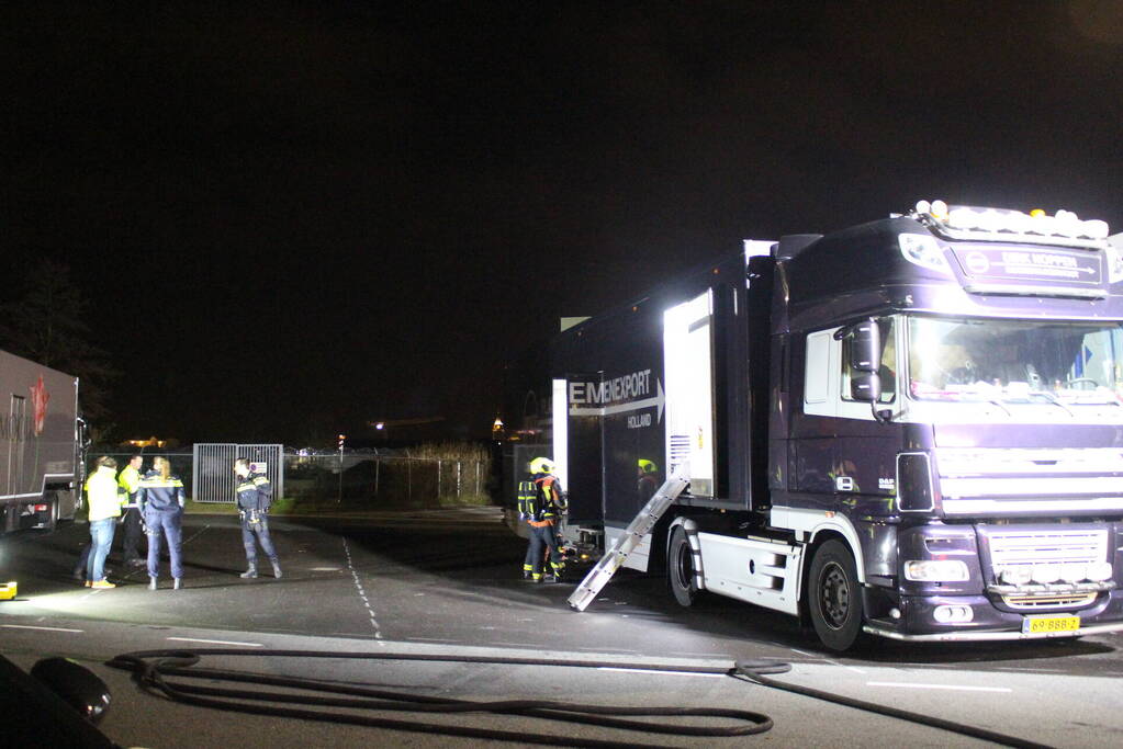 Brand in vrachtwagen snel onder controle