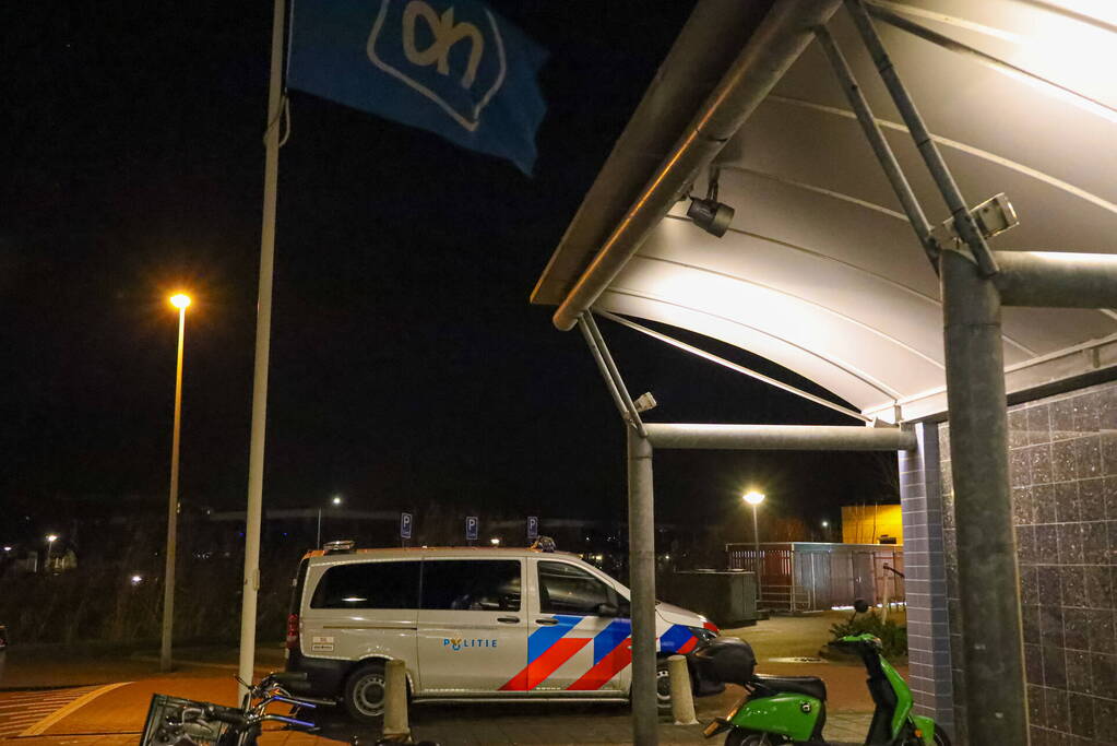 Overval op supermarkt Albert Heijn in Stedenwijk