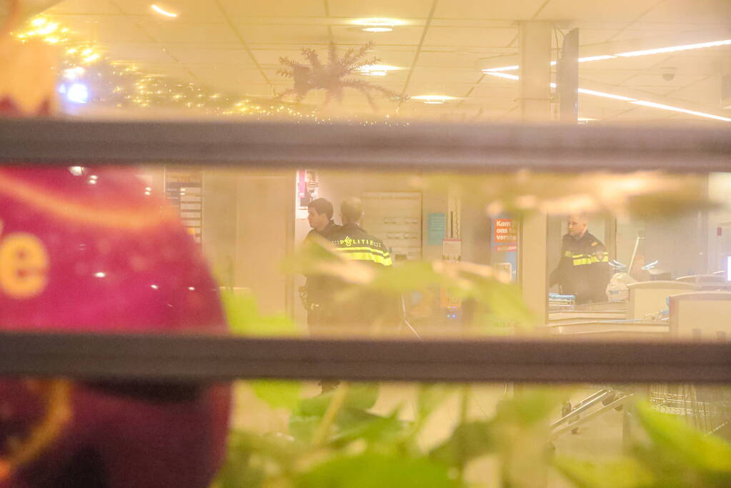 Overval op supermarkt Albert Heijn in Stedenwijk