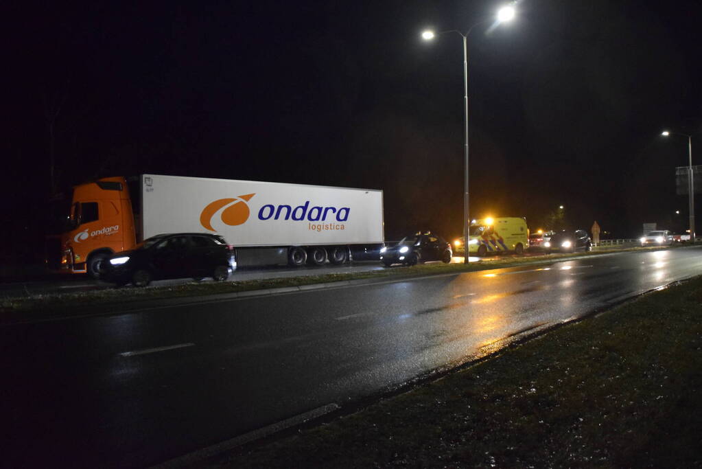 Voetganger aangereden door vrachtwagen