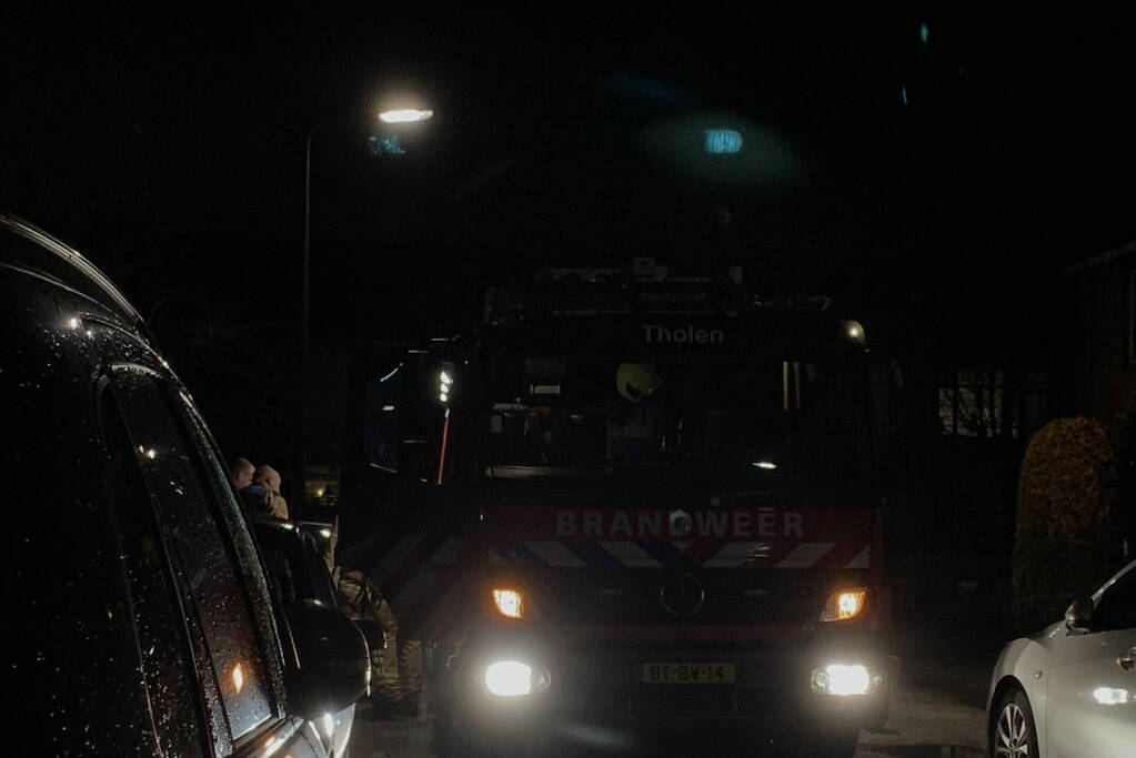 Container uitgebrand achter schuren