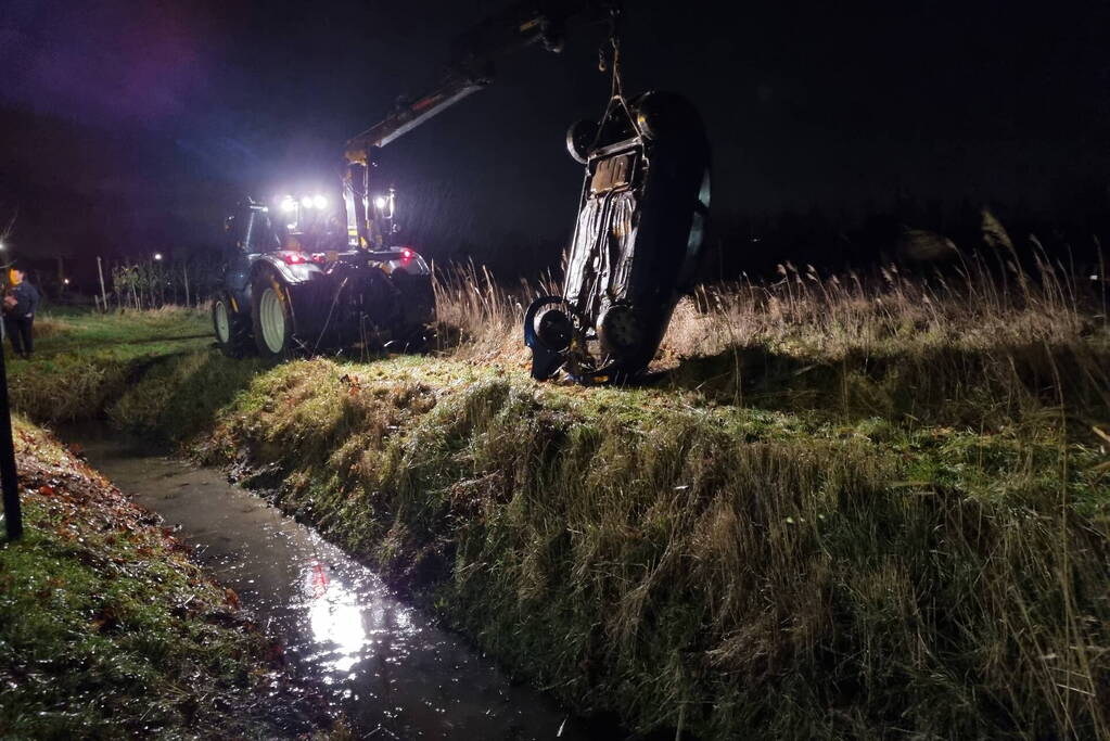 Dronken automobilist belandt in de sloot
