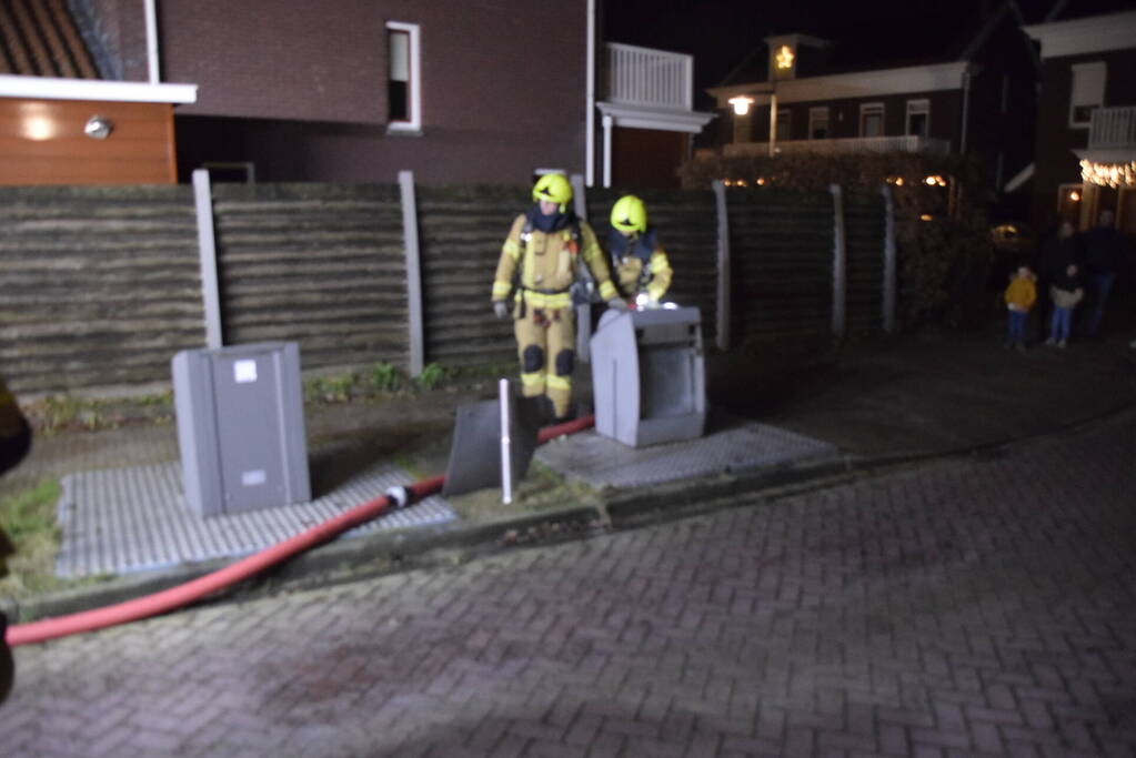 Container in brand gezet door vuurwerk