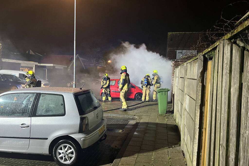 Vuurwerk veroorzaakt autobrand