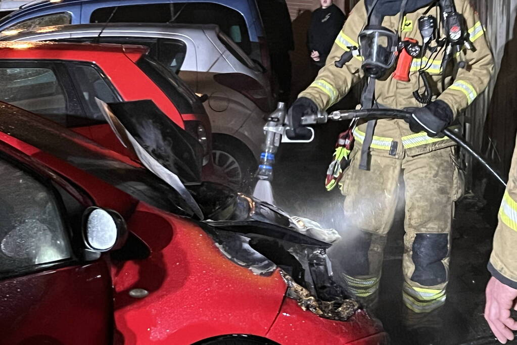 Vuurwerk veroorzaakt autobrand