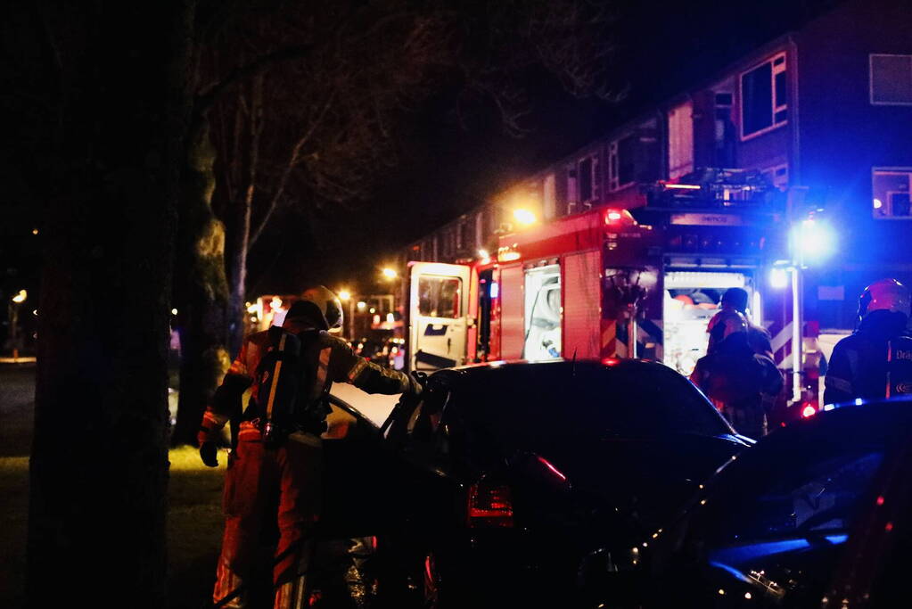 Brand in achterbak van personenauto