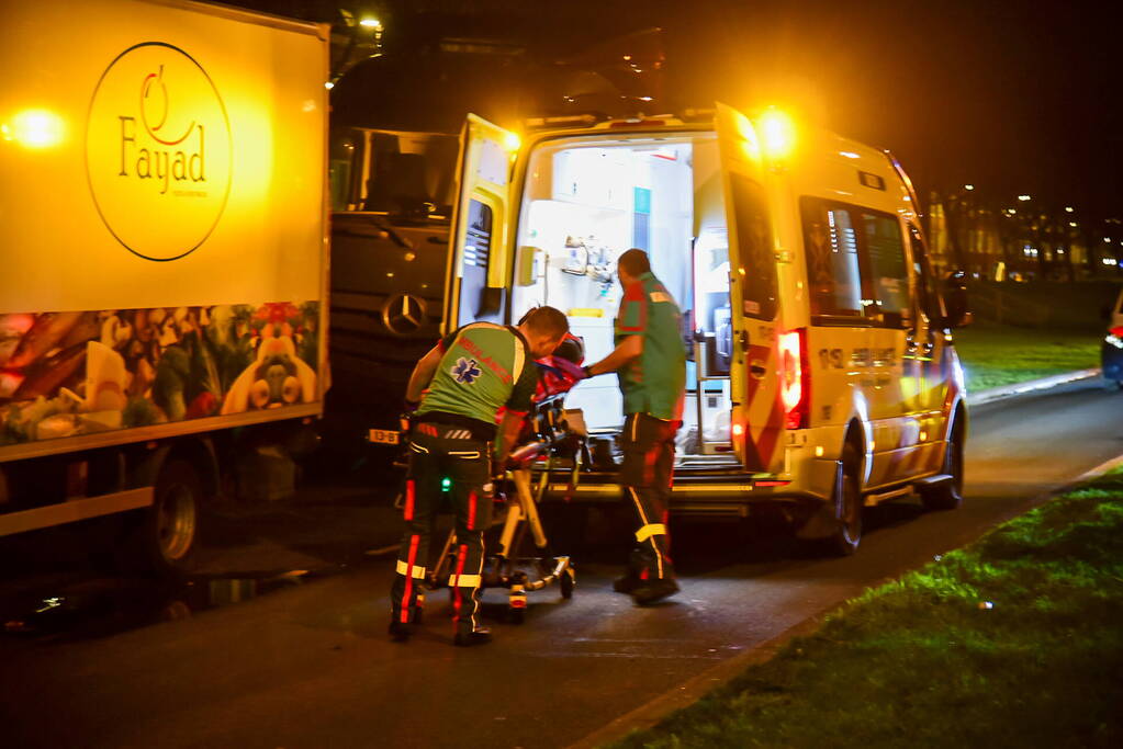 Gewonde nadat auto over de kop slaat