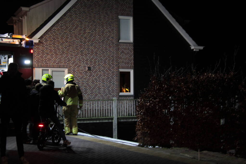 Brand in schuur met vuurwerk